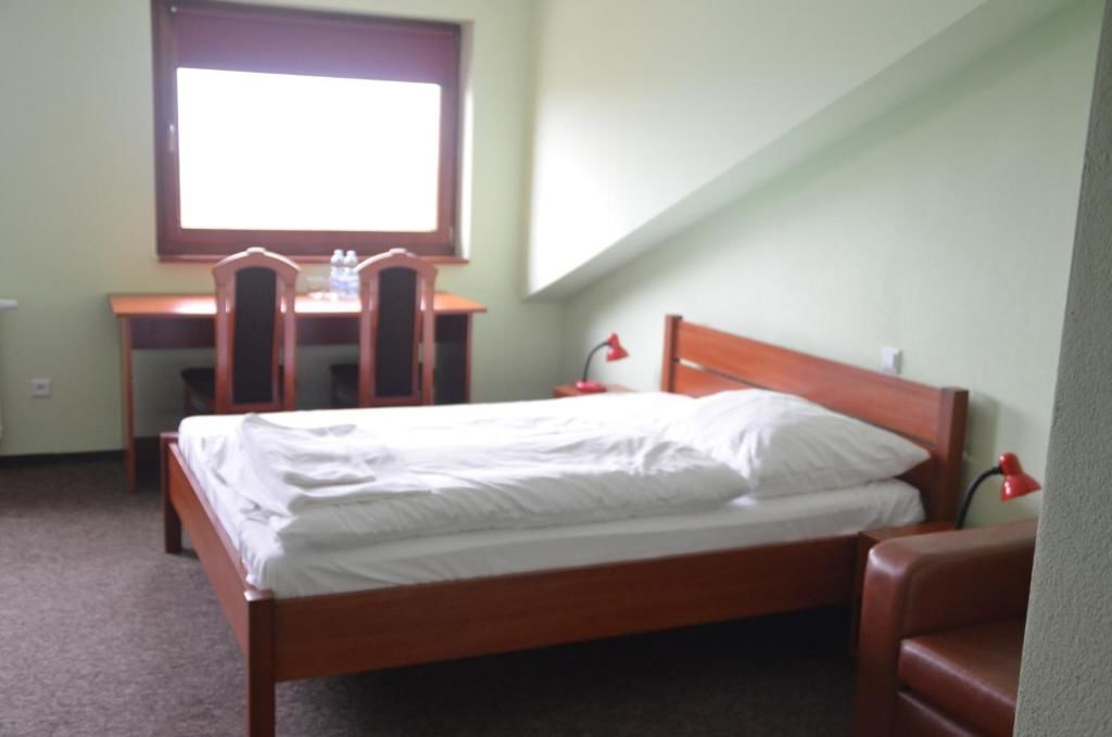 Отель Hotel Tenis Chrząstowice
