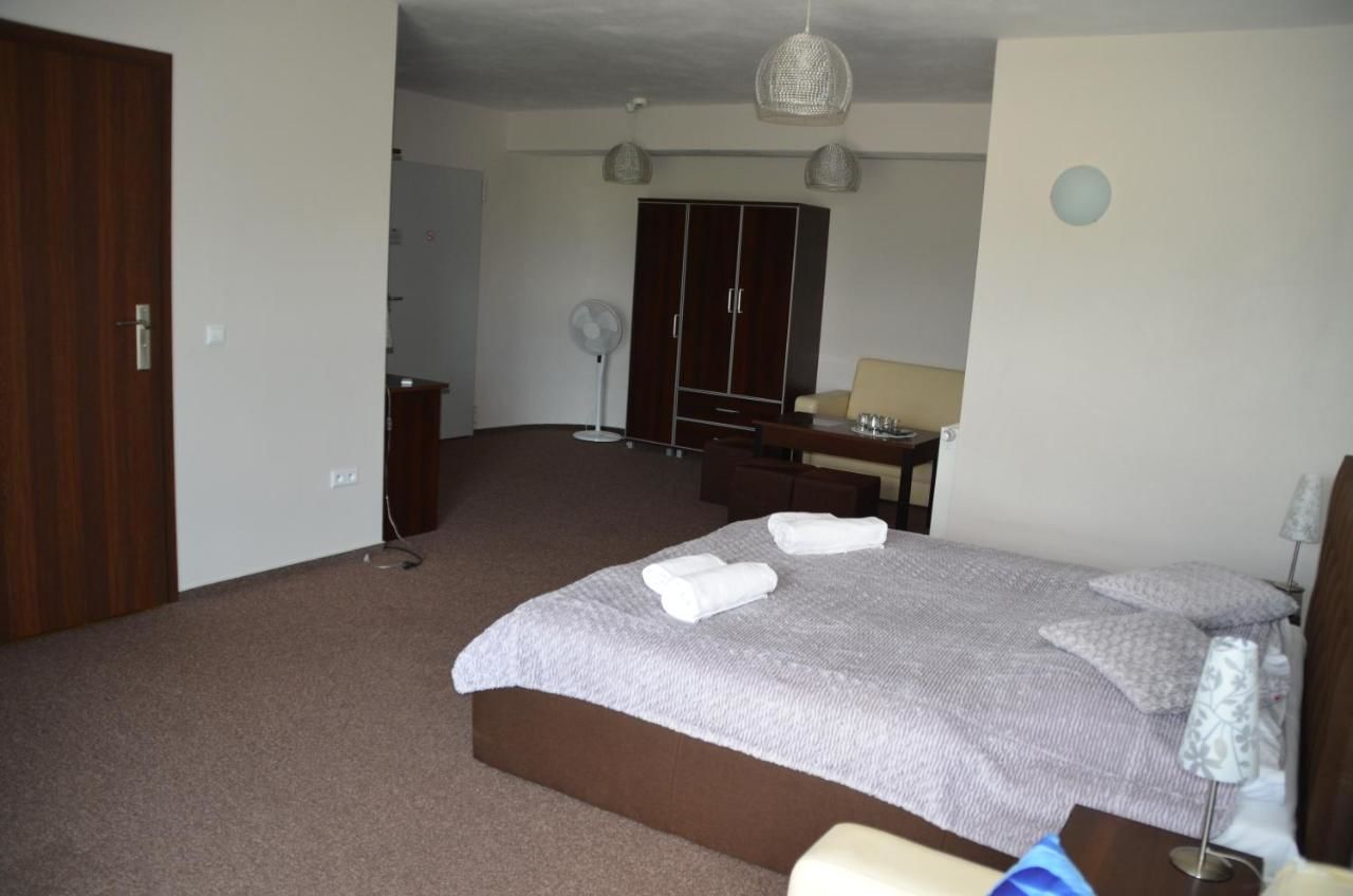 Отель Hotel Tenis Chrząstowice